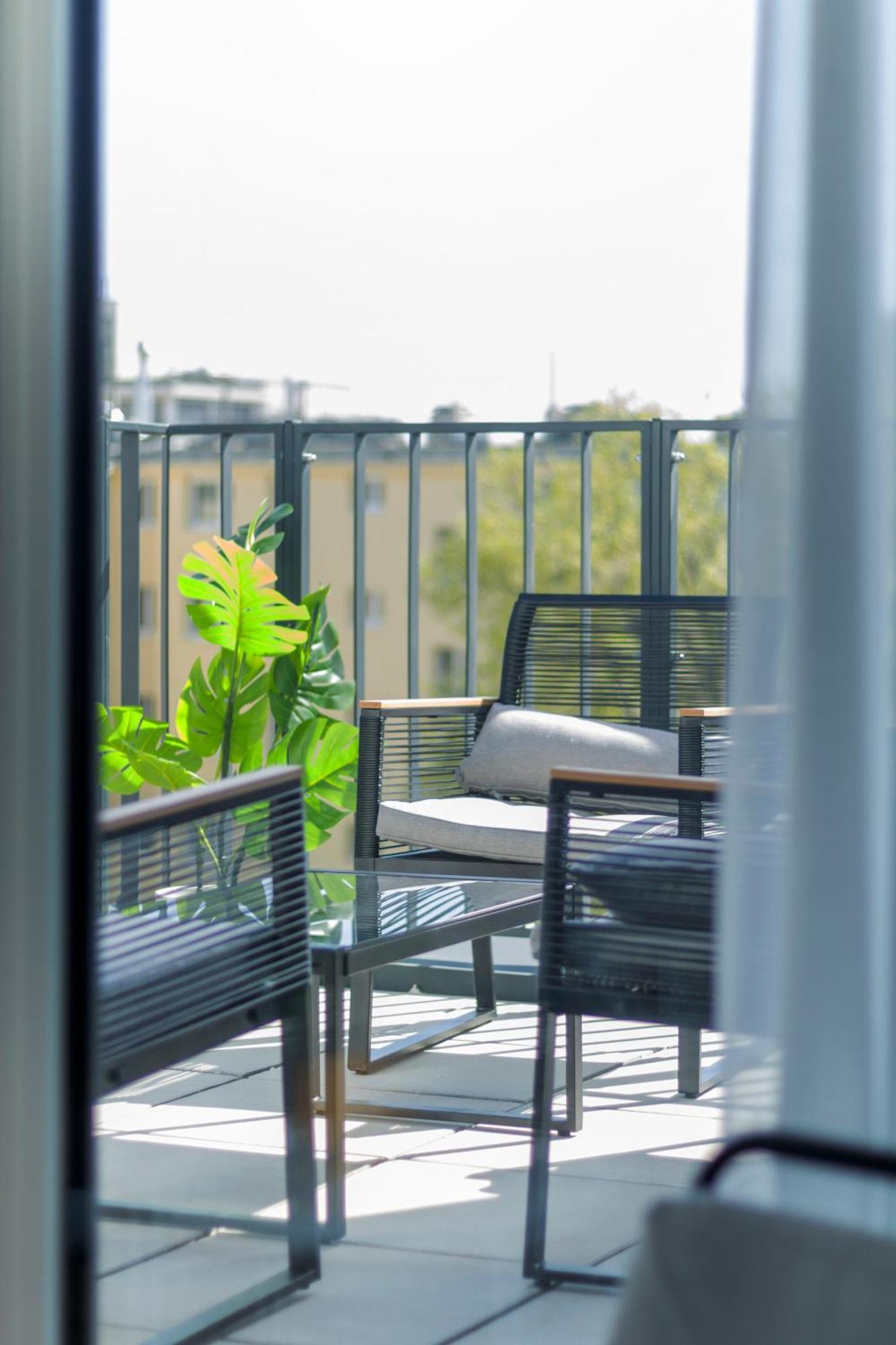 1 Min To Public Transport - 3 Min To Supermarket And Pharmacy - On-Site Parking For 19,90 Eur Wien Ngoại thất bức ảnh
