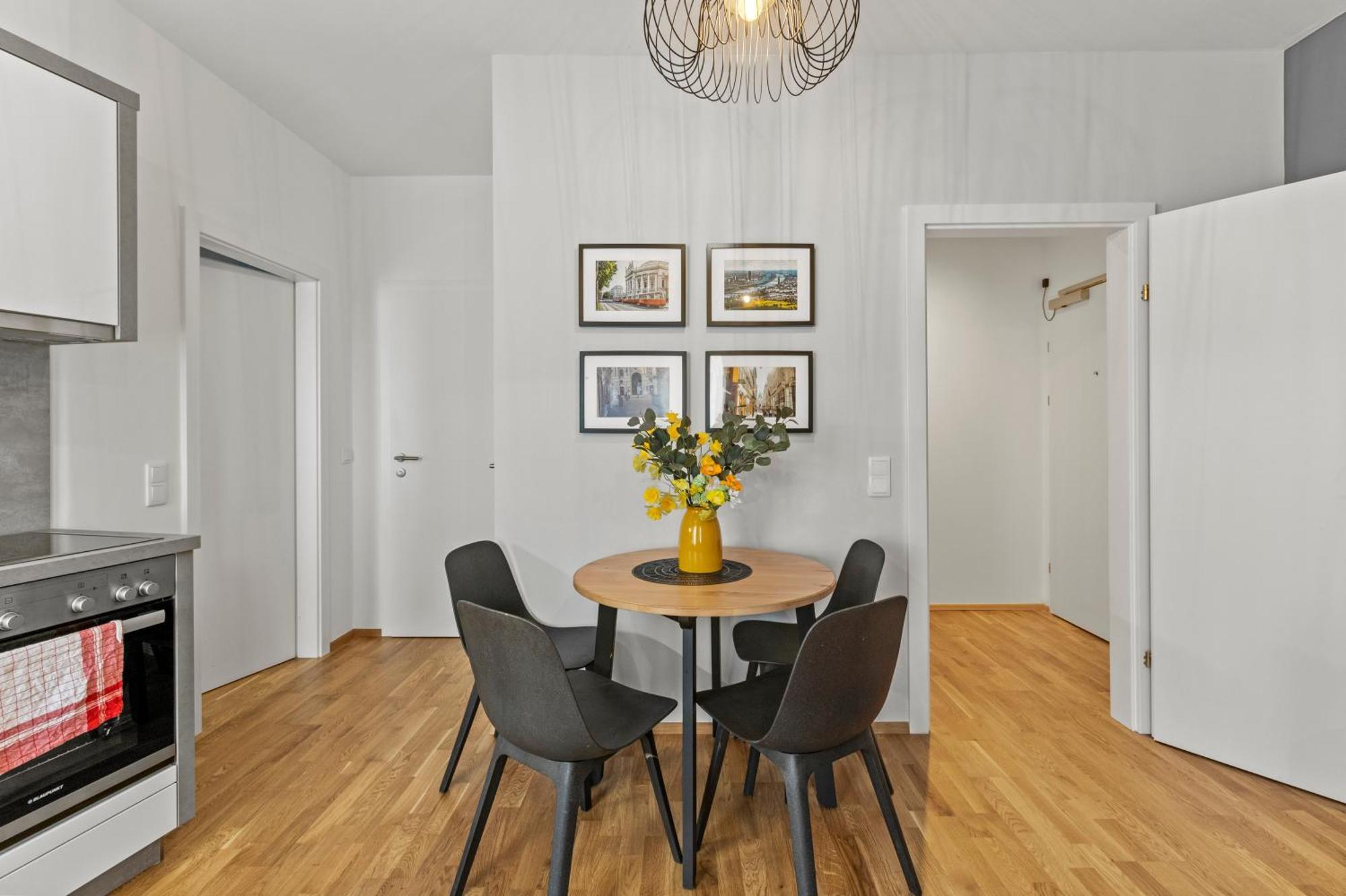 1 Min To Public Transport - 3 Min To Supermarket And Pharmacy - On-Site Parking For 19,90 Eur Wien Ngoại thất bức ảnh